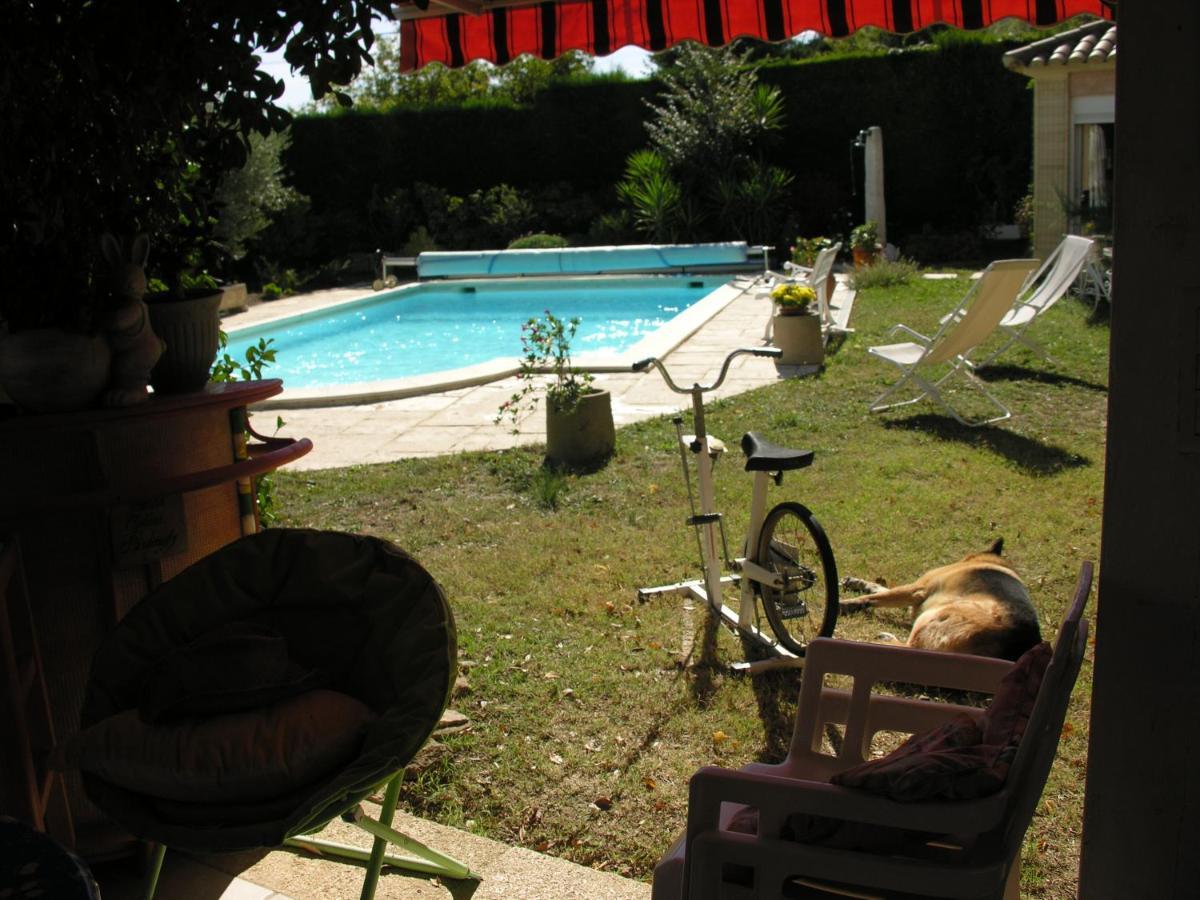 Villa Les Iris Sernhac Екстер'єр фото